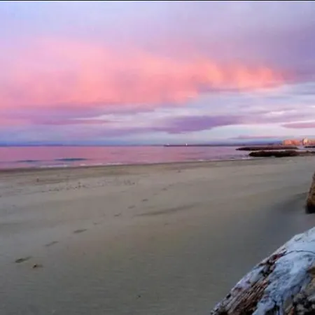 Mini Loft Avec Cinema Et Terrasse - Cap D'agde *