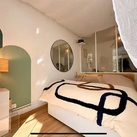 Mini Loft Avec Cinema Et Terrasse - Cap D'agde *