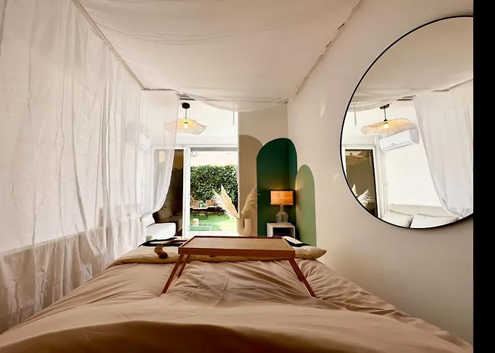 아파트 Mini Loft Avec Cinema Et Terrasse - Cap D'agde 아그