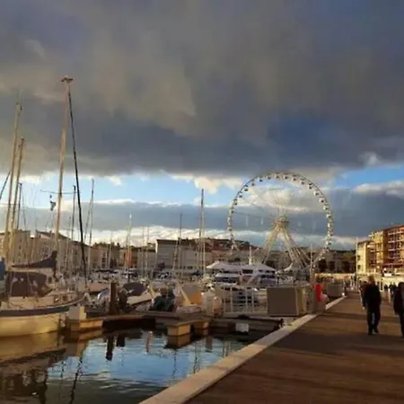 Mini Loft Avec Cinema Et Terrasse - Cap D'agde * Agde